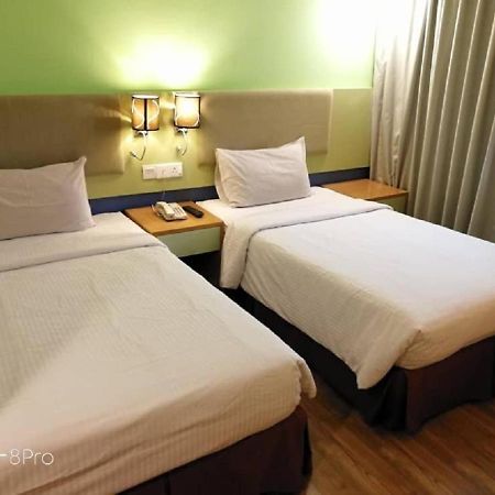The Pavilion Hotel Sandakan Exterior photo