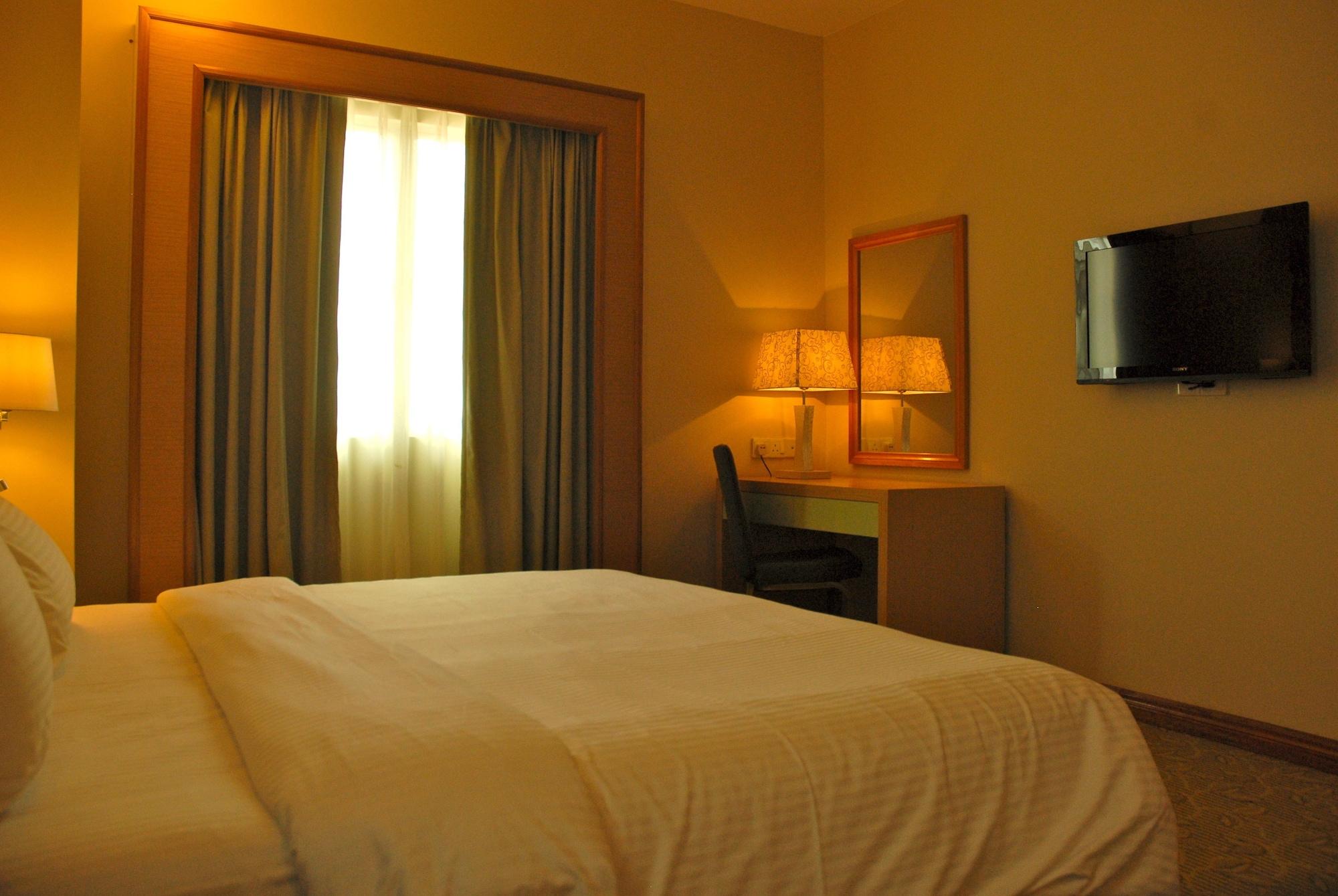 The Pavilion Hotel Sandakan Exterior photo
