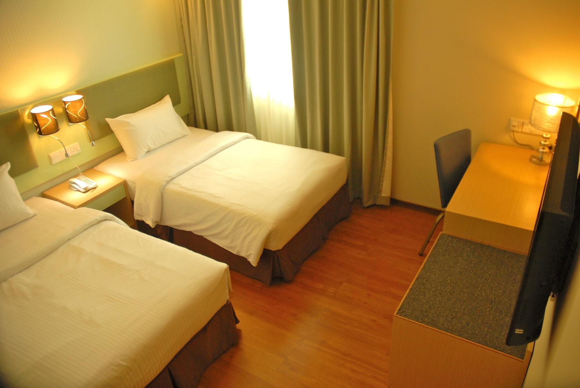 The Pavilion Hotel Sandakan Exterior photo