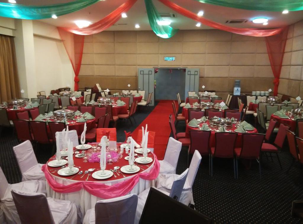 The Pavilion Hotel Sandakan Exterior photo