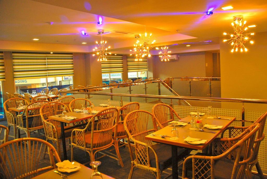 The Pavilion Hotel Sandakan Exterior photo