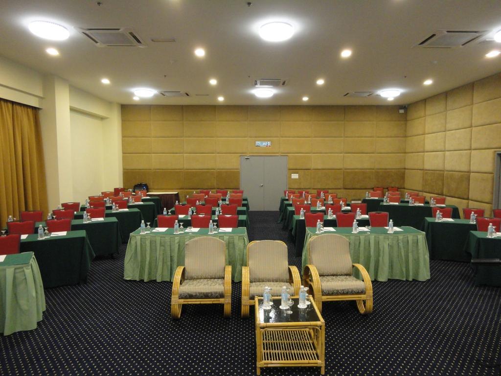 The Pavilion Hotel Sandakan Exterior photo