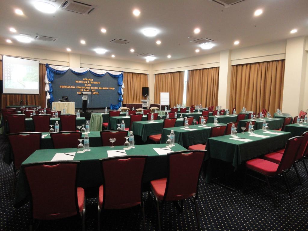 The Pavilion Hotel Sandakan Exterior photo