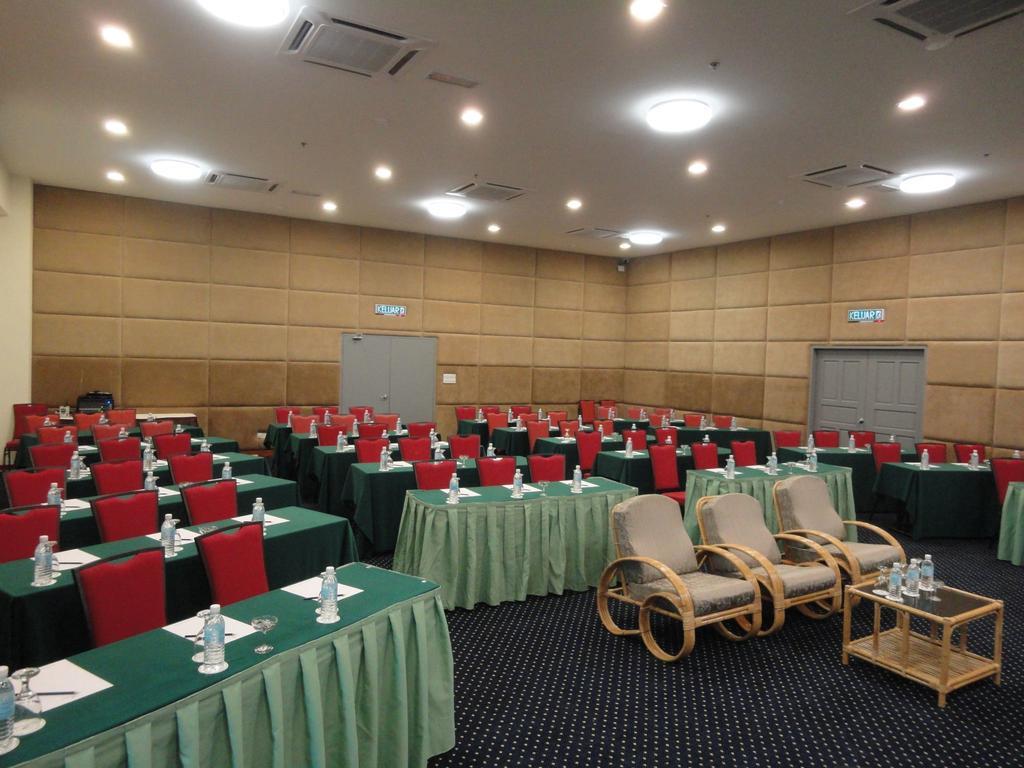 The Pavilion Hotel Sandakan Exterior photo