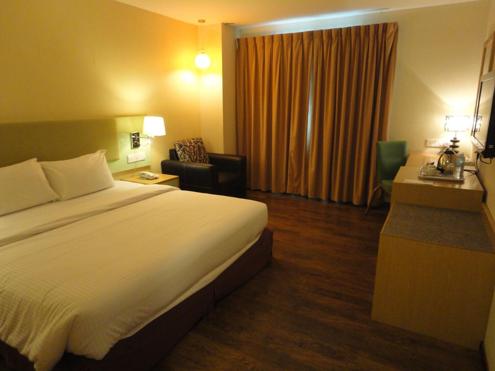 The Pavilion Hotel Sandakan Exterior photo