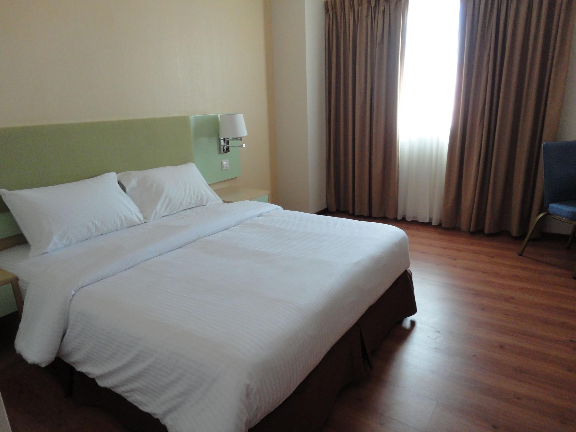 The Pavilion Hotel Sandakan Exterior photo