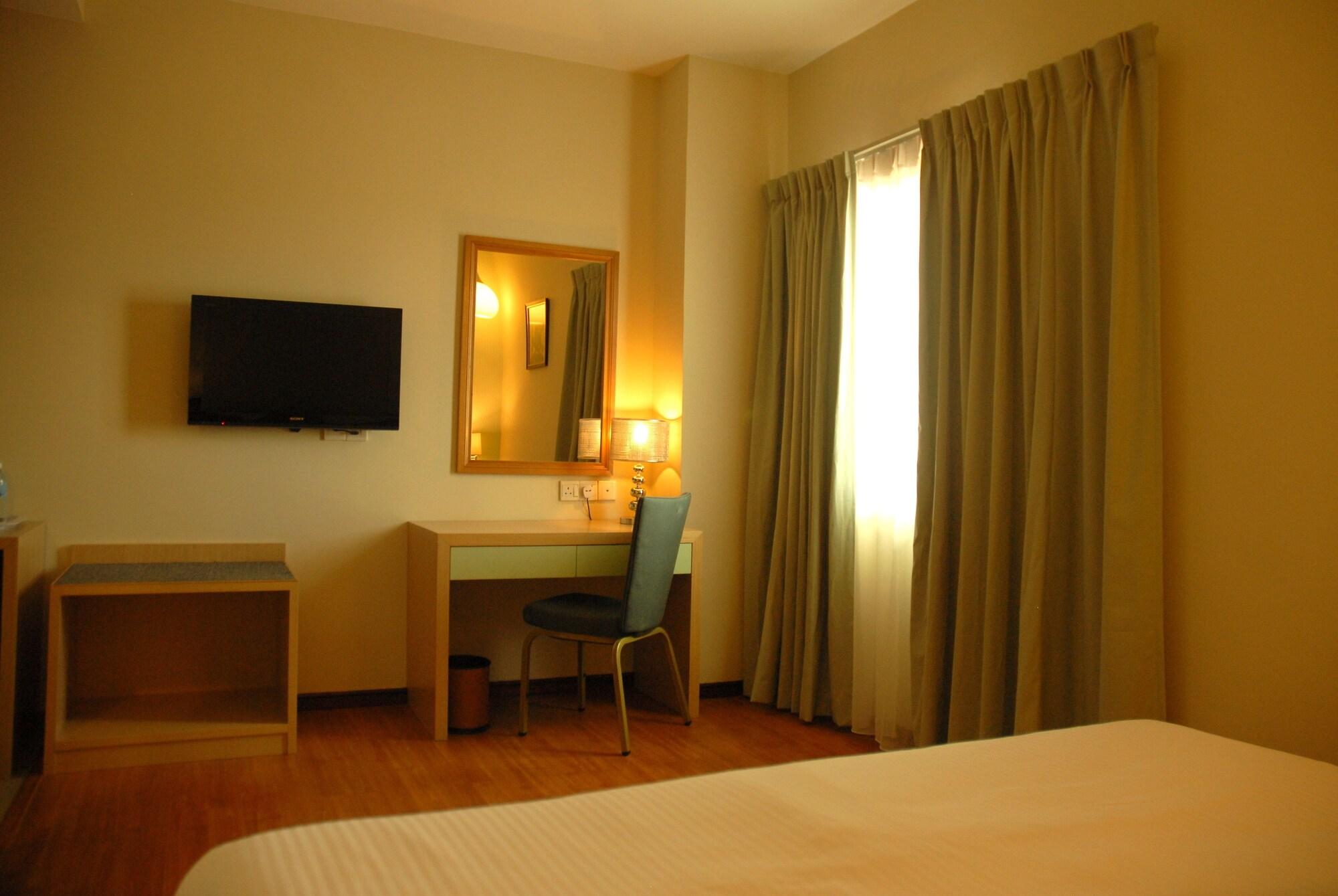 The Pavilion Hotel Sandakan Exterior photo