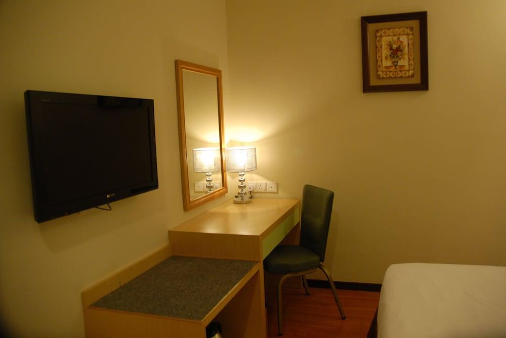 The Pavilion Hotel Sandakan Exterior photo