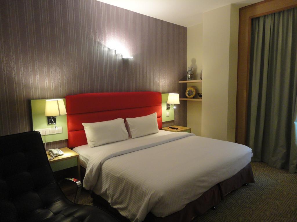 The Pavilion Hotel Sandakan Exterior photo