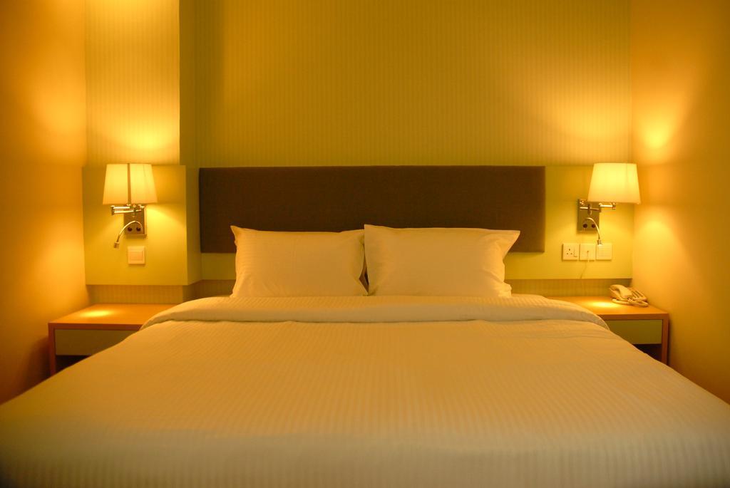The Pavilion Hotel Sandakan Exterior photo