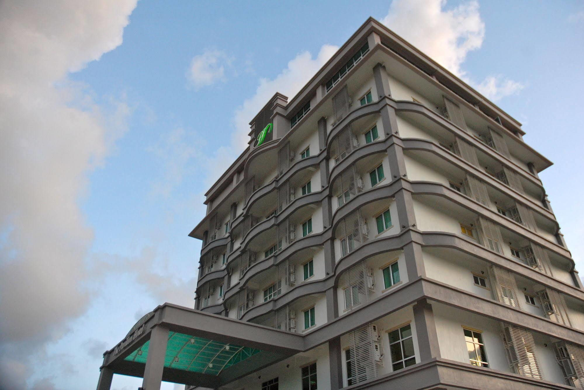 The Pavilion Hotel Sandakan Exterior photo