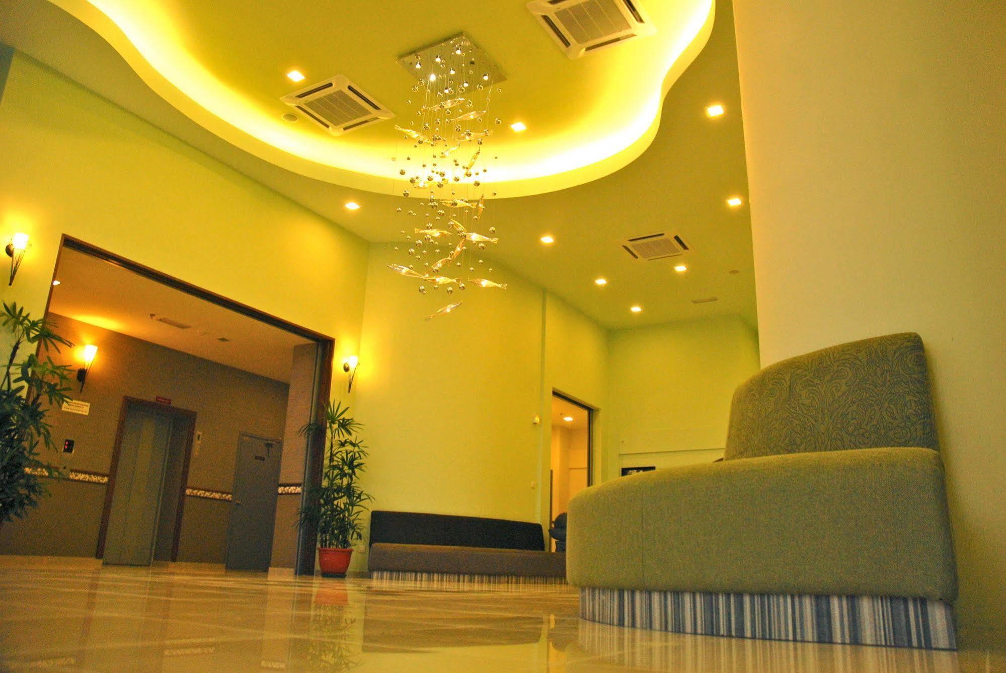 The Pavilion Hotel Sandakan Exterior photo