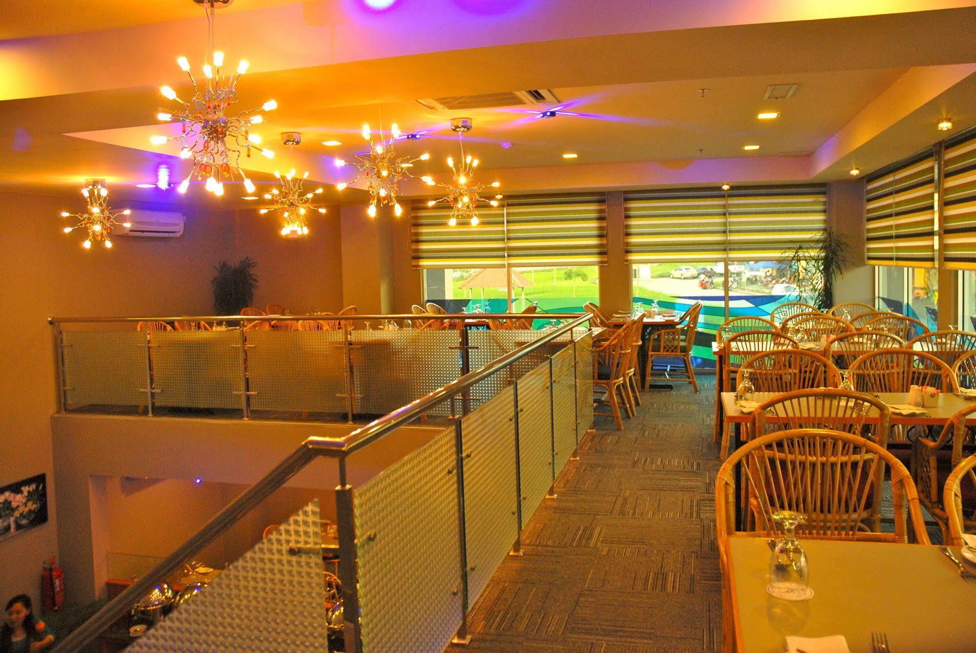 The Pavilion Hotel Sandakan Exterior photo