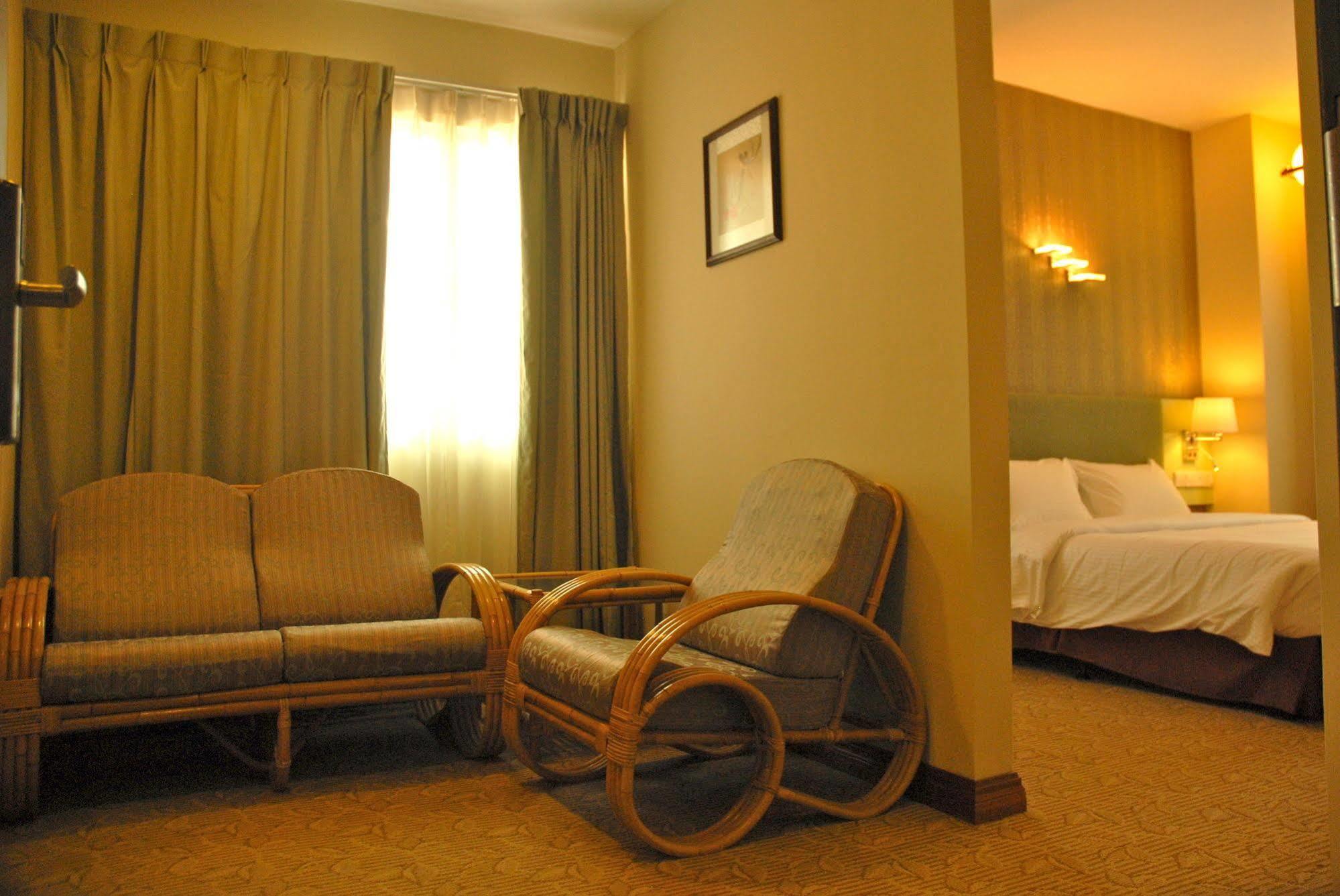 The Pavilion Hotel Sandakan Exterior photo