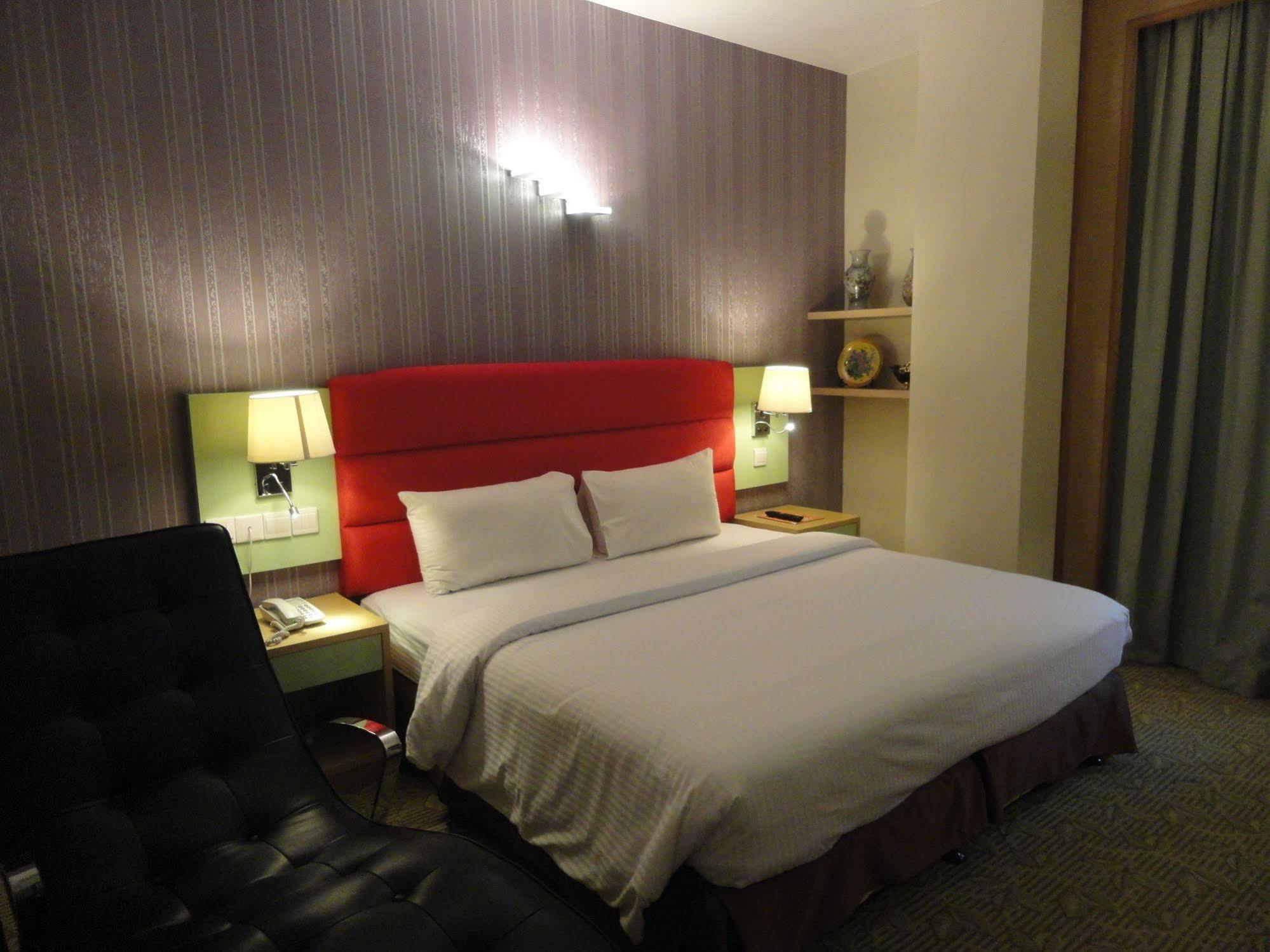The Pavilion Hotel Sandakan Exterior photo
